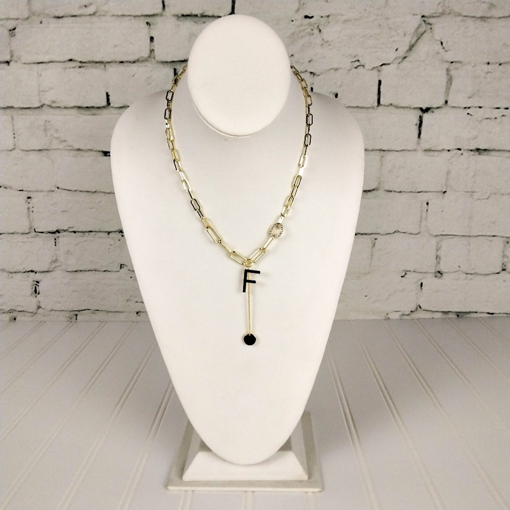Une Douce F Initial Chain Link Necklace in Gold